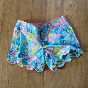Lilly Pulitzer Buttercup Scalloped Floral Colorful Shorts Size 4 Vacation Preppy
